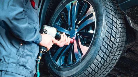 Does Car Insurance Cover Tire Replacement: Exploring the Myths and Realities of Roadside Assistance